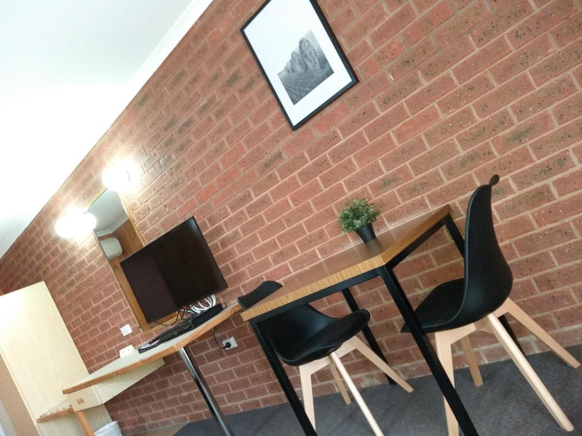 Country Mile Motor Inn 포브스 외부 사진